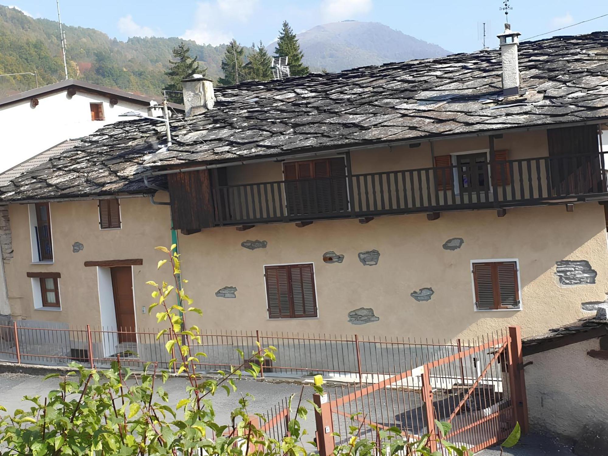 B&B Antica Casa Occitana Sampeyre Εξωτερικό φωτογραφία